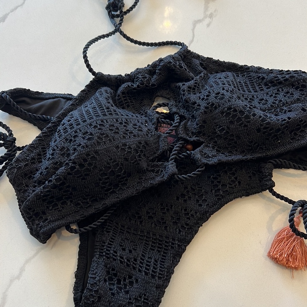 Victoria’s Secret bathing suit - Picture 2 of 4